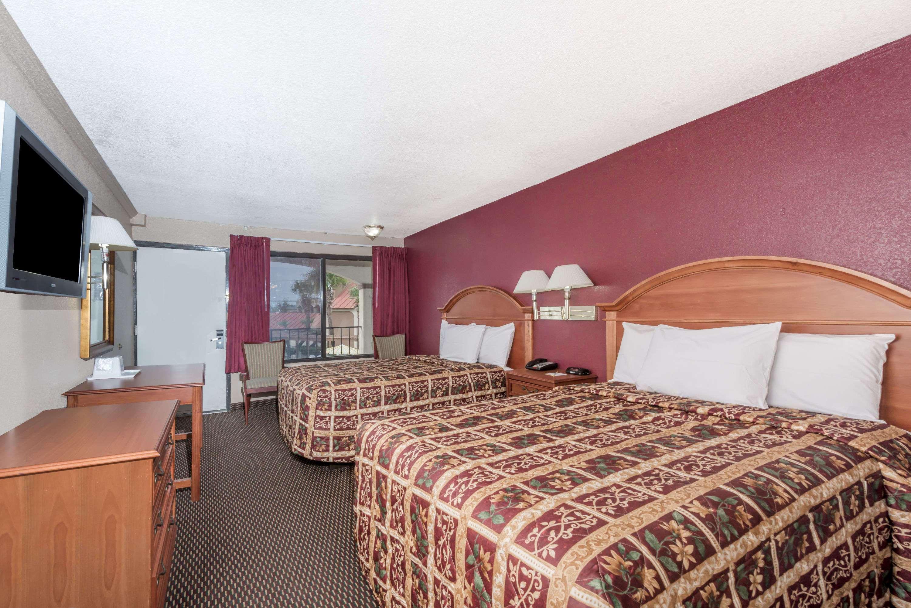 Days Inn By Wyndham San Antonio Splashtown/Att Center מראה חיצוני תמונה